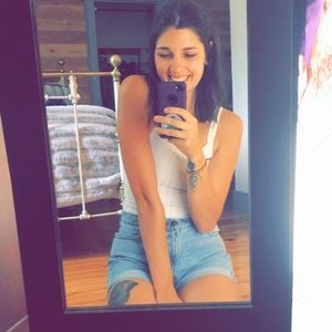 Meet your Posher, Emily